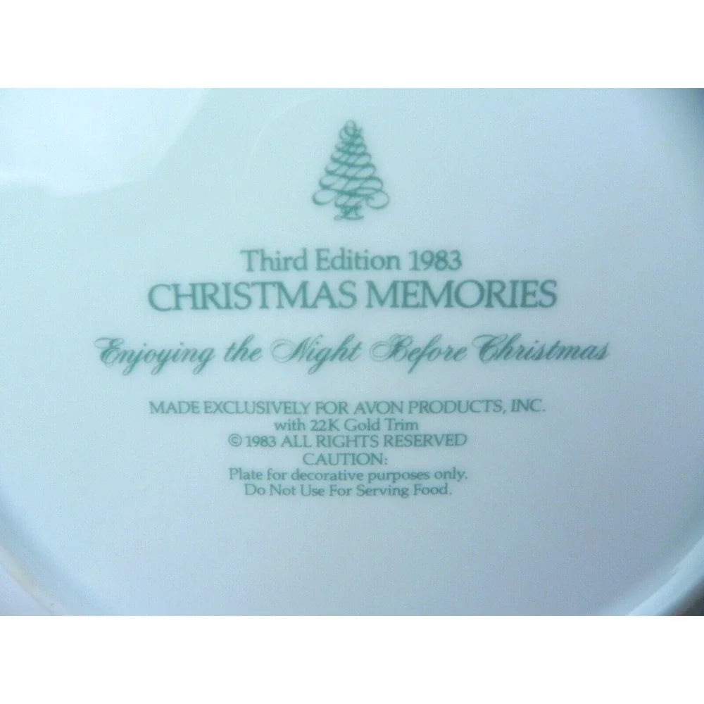 Vintage 1983 Christmas Plate AVON 3rd‎ Edition 22KT Gold Trim w/ Original Box